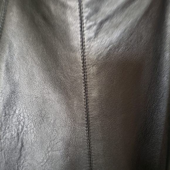 Leather skirt. WAIST - Picture 3 of 9
